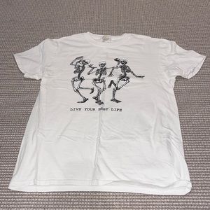 urban outfitters skeleton t-shirt size medium